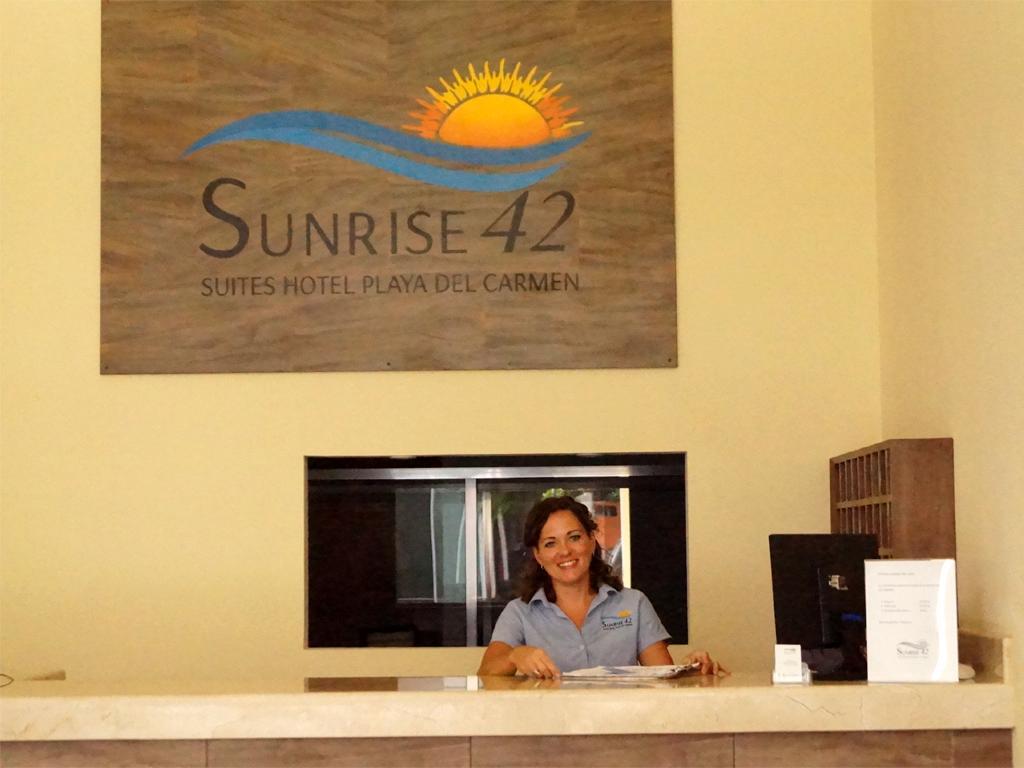 Sunrise 42 Suites Hotel Playa del Carmen Exterior photo