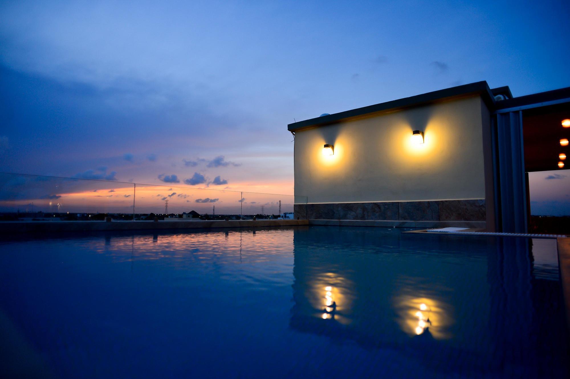Sunrise 42 Suites Hotel Playa del Carmen Exterior photo