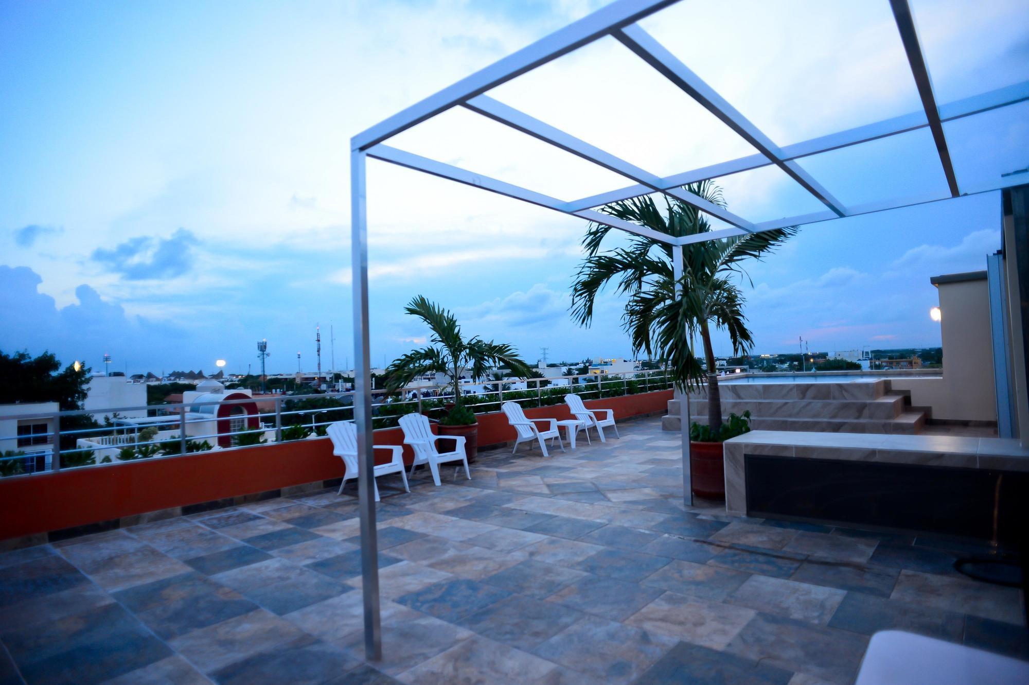 Sunrise 42 Suites Hotel Playa del Carmen Exterior photo