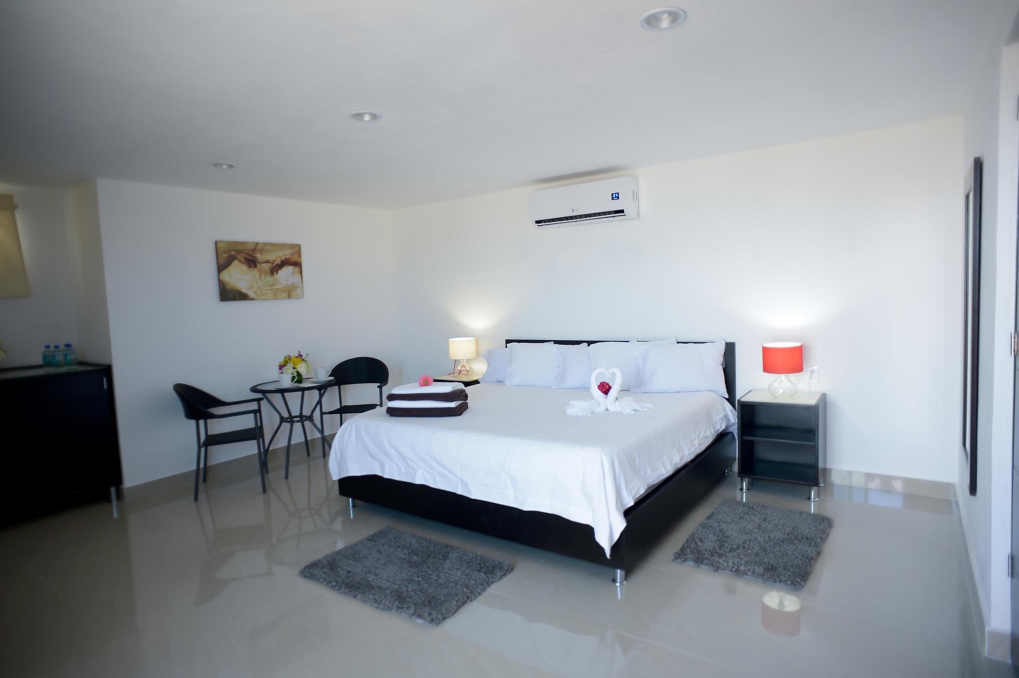 Sunrise 42 Suites Hotel Playa del Carmen Exterior photo